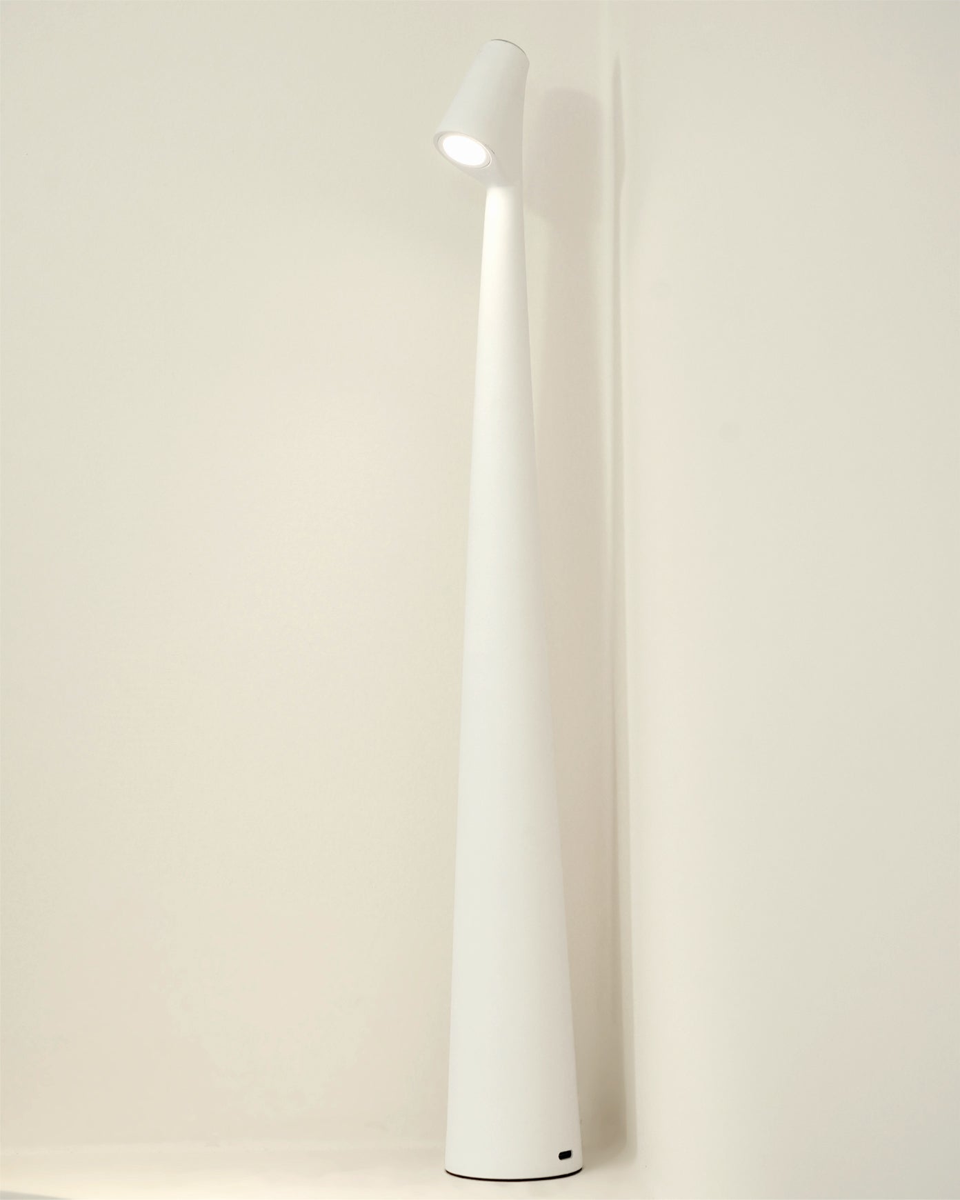 Modern Minimalist Metal Table Lamp With Built In Battery